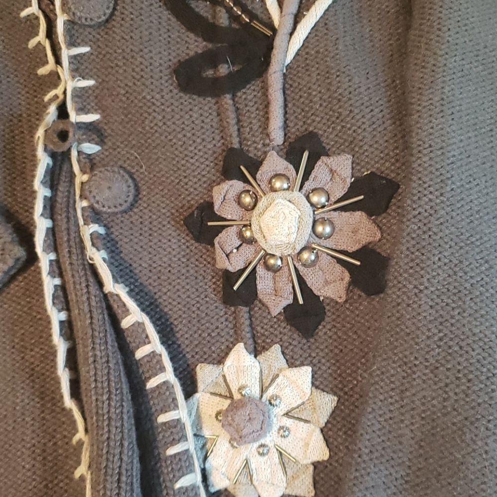 Sweater - Picture 3 of 3